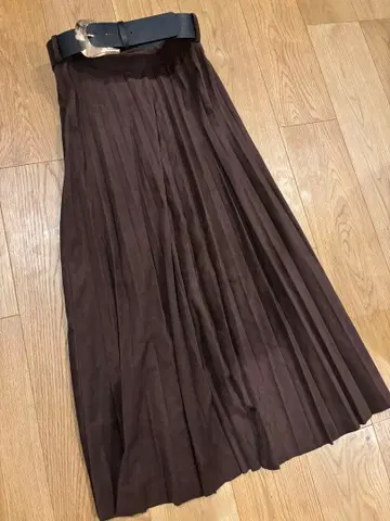 ZARA 플리츠 롱 스커트 인조 가죽 스웨이드 벨트 맥시 이번 시즌