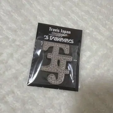 Travis Japan 트라자 TJ 브로치