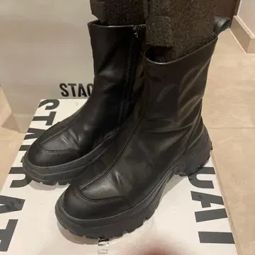 [ STACCATO ] 가죽 사이드 고어 부츠 블랙