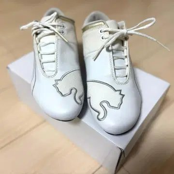 [새상품] Puma 푸마 화이트 슬림핏 스니커즈