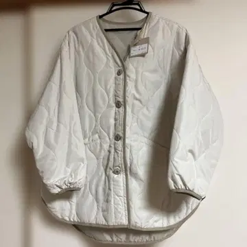 화이트 퀼팅 자켓 미사용 새상품