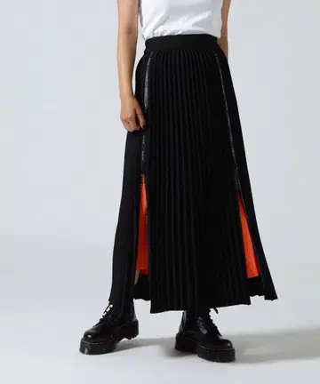 Risley 리즈레이 ZIP 플리츠 스커트