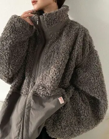 Classical Elf 푸들 보아 x 나일론 이소재 절개 플라이트 자켓