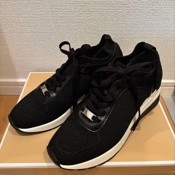 [새상품급] REZOY 블랙 스니커즈 M 사이즈