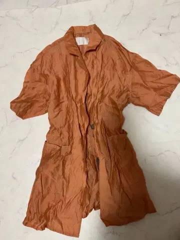 AMERI 오렌지 컬러 S 사이즈 반팔 셔츠와 숏팬츠 세트