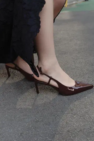 ZARA 에나멜 가죽풍 하이힐 슈즈