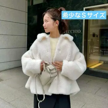 HYEON ted cape / white 레어 S 사이즈