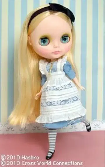 브라이스 타르트 앤 티 아웃핏