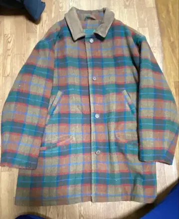 ANDREW RICHARDSON 코트