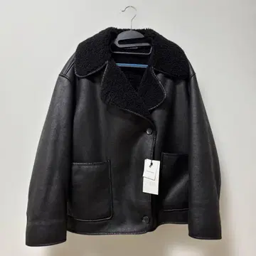 카라 부착 롱 슬리브 자켓