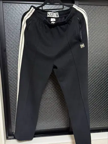 SATUR 스웨트 팬츠 블랙 M 사이즈