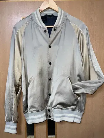 실버 새틴 자켓 버튼 프론트