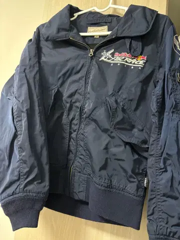 AVIREX x RED BULL 플라이트 자켓 여성용