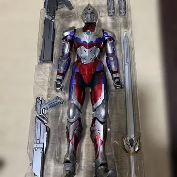 쓰리로 우주영웅 티가 수트