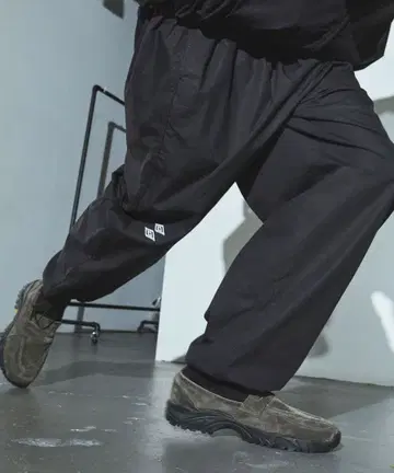 [UMBRO x OPENING ACT] baggy jogger pants