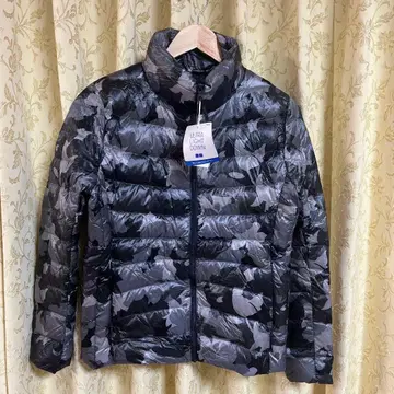 [ 미사용 새상품 ] 유니클로 울트라 라이트 다운 카모플라쥬 패턴 L