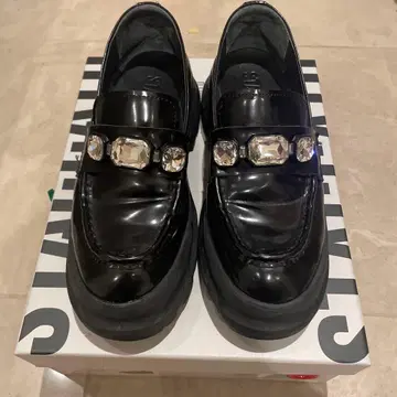 [ STACCATO ] 비쥬 블랙 로퍼 통굽