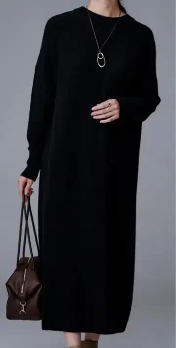 이번 시즌 상품 언타이틀 블랙 텐트라인 니트 원피스