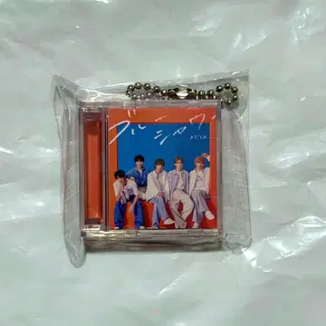 M!LK 캡슐 토이 미니 재킷 키링 블루 샤워