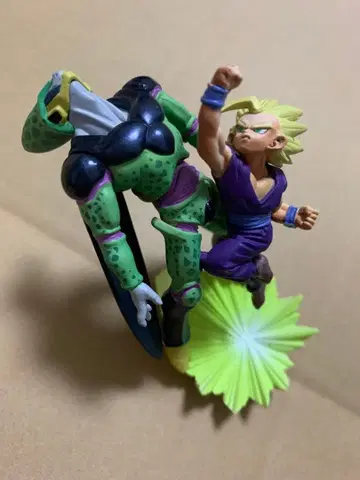 드래곤볼 오반 셀 피규어