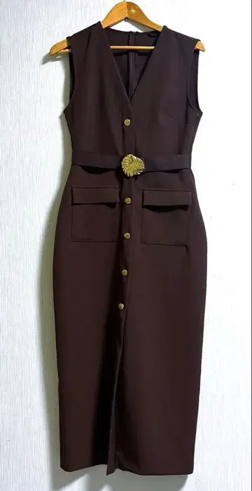 ZARA 크레이프 소재 벨트 포함 미디 기장 원피스 슬리브리스 택 포함