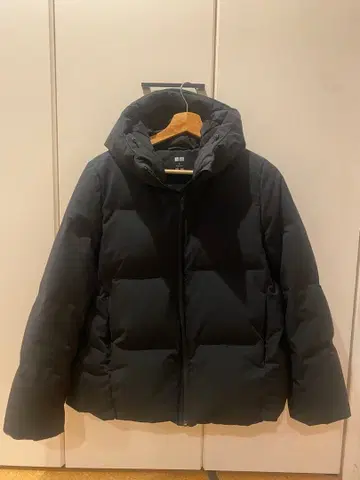UNIQLO 심리스 다운 자켓 M 사이즈
