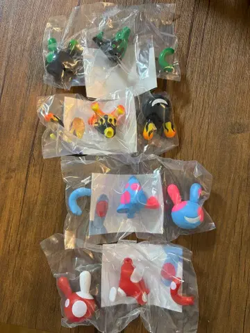 BLACK RABBIT 4개 세트 캡슐 토이