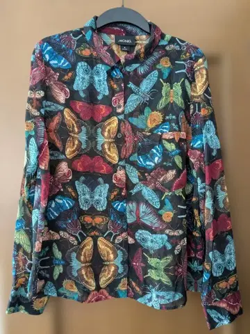 MONKI 나비와 곤충 프린트 긴팔 셔츠