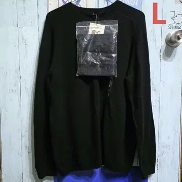 유니클로c 캐시미어 릴랙스 v넥 스웨터 스카프 포함 블랙 l