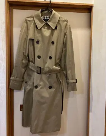 아쿠아 스큐텀 베이직 트렌치코트 M 사이즈