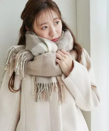 체크 무늬 프린지 스톨 브라운 마제스틱 레곤 양산