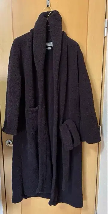 카시우에어 가운 (다크 브라운)