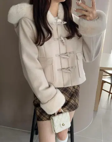 [당일 발송 가능 택 포함 새상품] 퍼 숏 기장 더플 코트