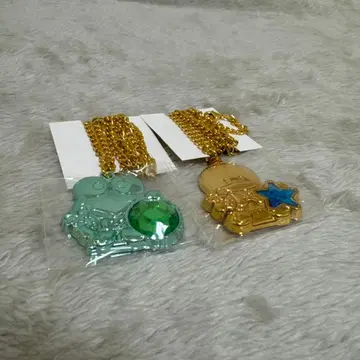 딸기 신문 반짝반짝 빛나는 펜던트 오리 페클 케로케로케로피