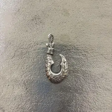 실버 후크형 목걸이