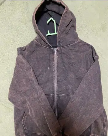 CLEL 다크 그레이 후드 부착 후드티