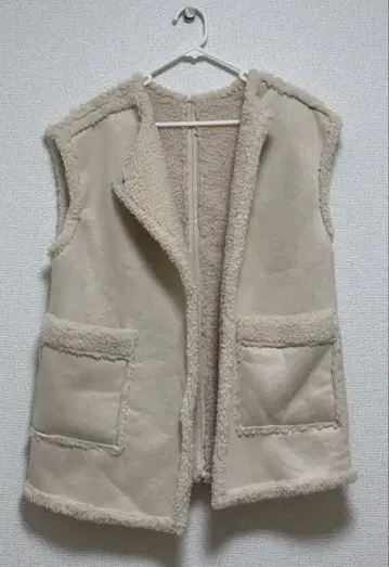 베이지 플리스 베스트 2포켓