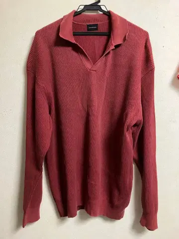 green label relaxing 빨간색 V넥 스웨터