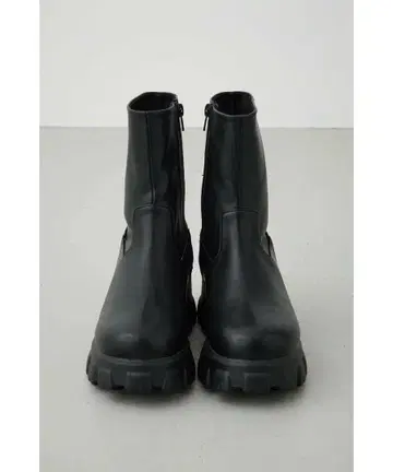 블랙 통굽 숏부츠 지퍼 포함