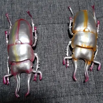 곤충형 피규어 2체 세트