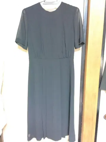 도쿄 소와르 블랙 포멀 무릎 기장 원피스 13호 (9호 정도) 졸업식