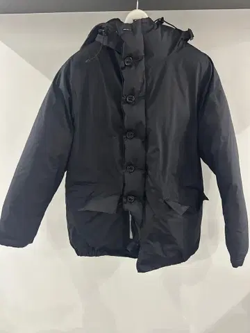 COMFY OUTDOOR GARMENT 블랙 다운 자켓 후드 부착