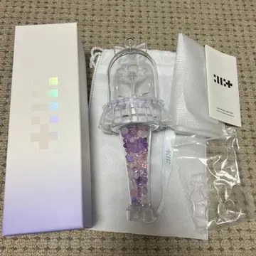 공식 ILLIT 응원봉 트레이딩 카드 없음