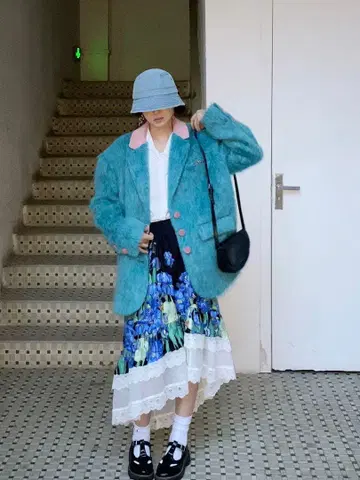 스카이블루 퍼풍 재킷