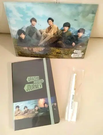 폭풍을 여행하는 전시회 굿즈 3점