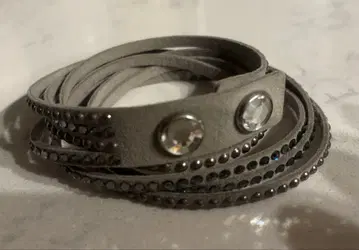 SWAROVSKI slake 그레이 팔찌