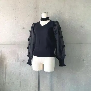 택 포함 새상품 초커 포함 폼폼 시어 슬리브 니트 블랙 M