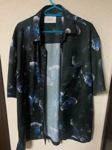 STUDIOUS 꽃무늬 반팔 셔츠