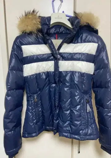 몽블랑 후드 부착 다운 자켓 네이비