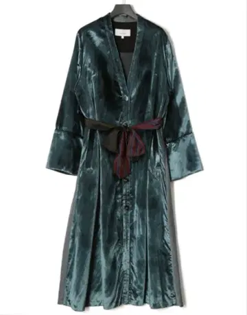 AKIRANAKA 백 드레스 가운